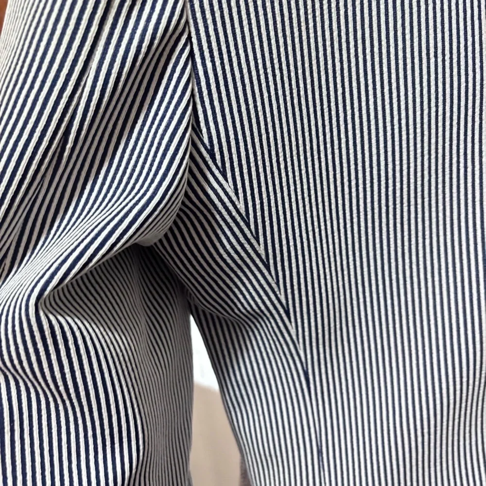 Roos Atkins Classic Blue and White Striped Blazer for Men size 39